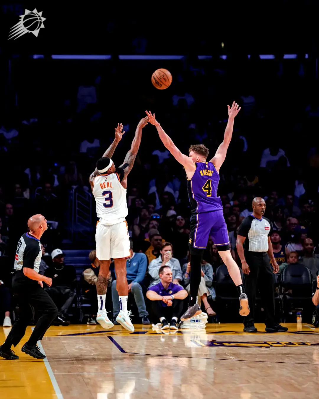 火箭逆袭湖人,取得赛季首胜 火箭逆袭湖人,取得赛季首胜