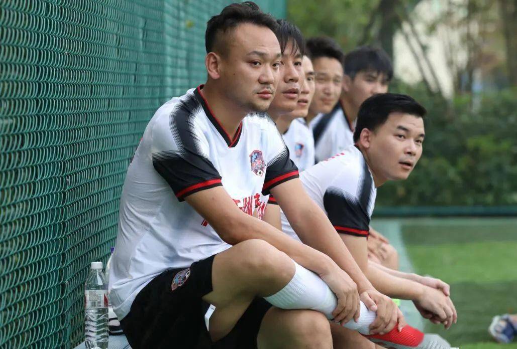 激战正酣:比赛场上火光四射蔓延的简单介绍 激战正酣:比赛场上火光四射蔓延的简单介绍