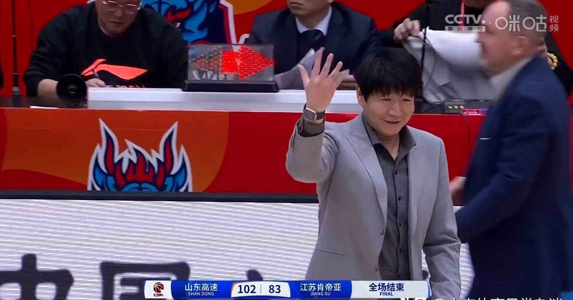 雷火电竞官网-江苏男篮逆袭成功，赢得比赛