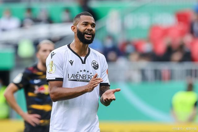 包含桑德豪森足球队在欧洲比赛中掀起热潮的词条