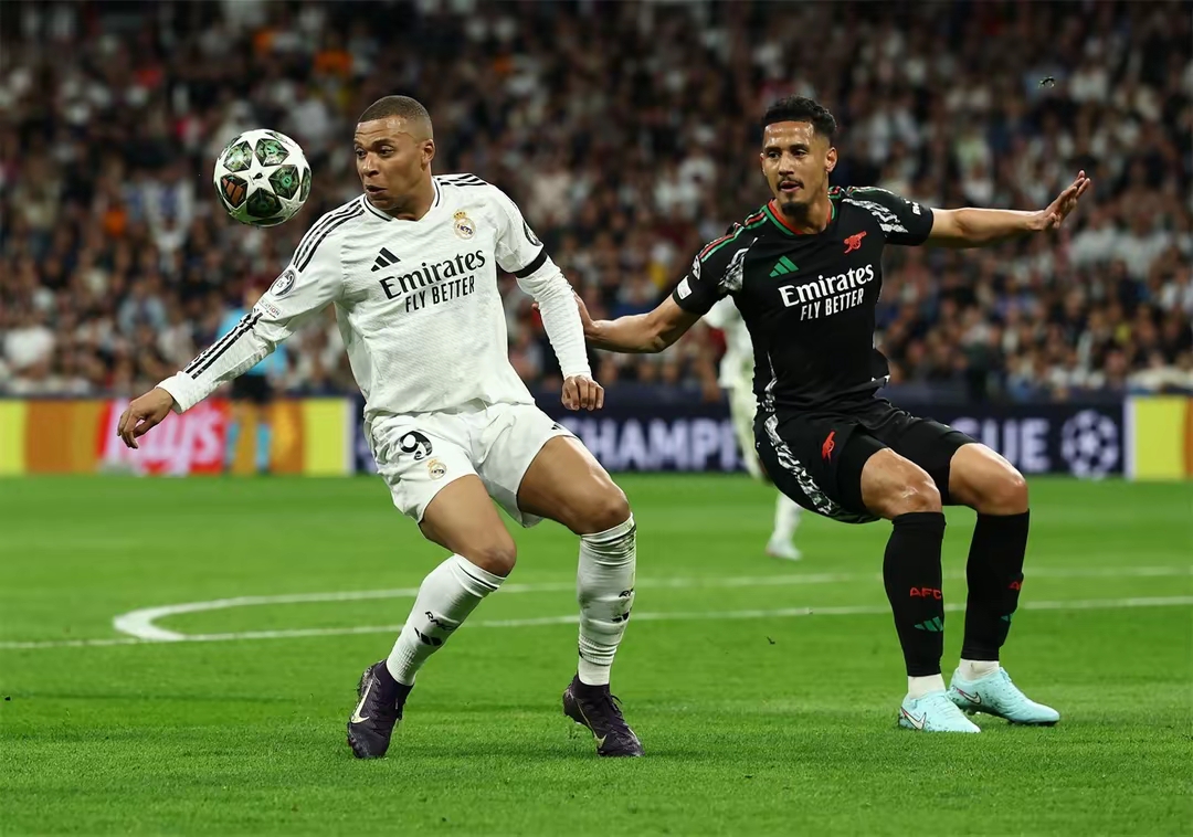 雷火电竞简介-皇马连续三轮失利，球队士气低迷